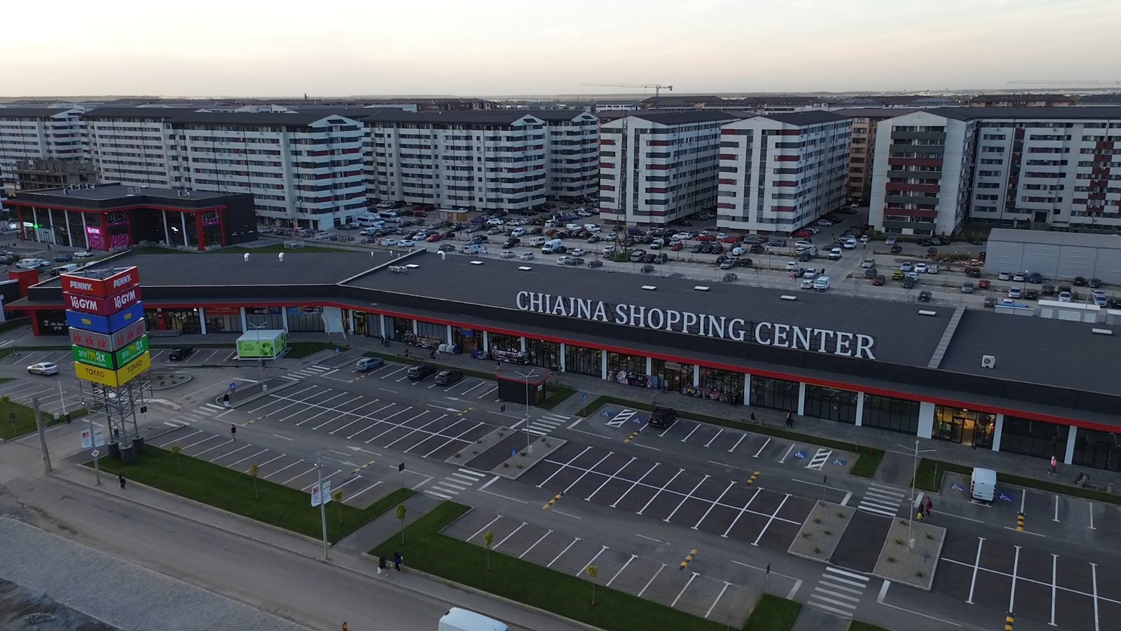 Chiajna Shopping Center și ansamblul, vedere aeriană