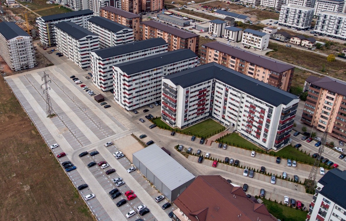 Randare 3D: garsonieră cu vedere panoramică spre ansamblu